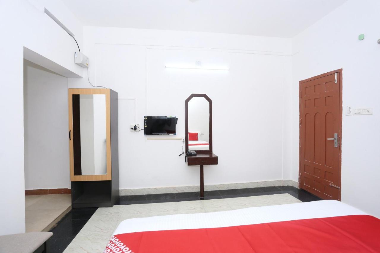 Oyo Flagship Kaveri Tourist Home Guruvayur Exterior photo