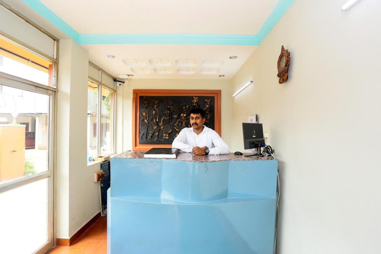 Oyo Flagship Kaveri Tourist Home Guruvayur Exterior photo